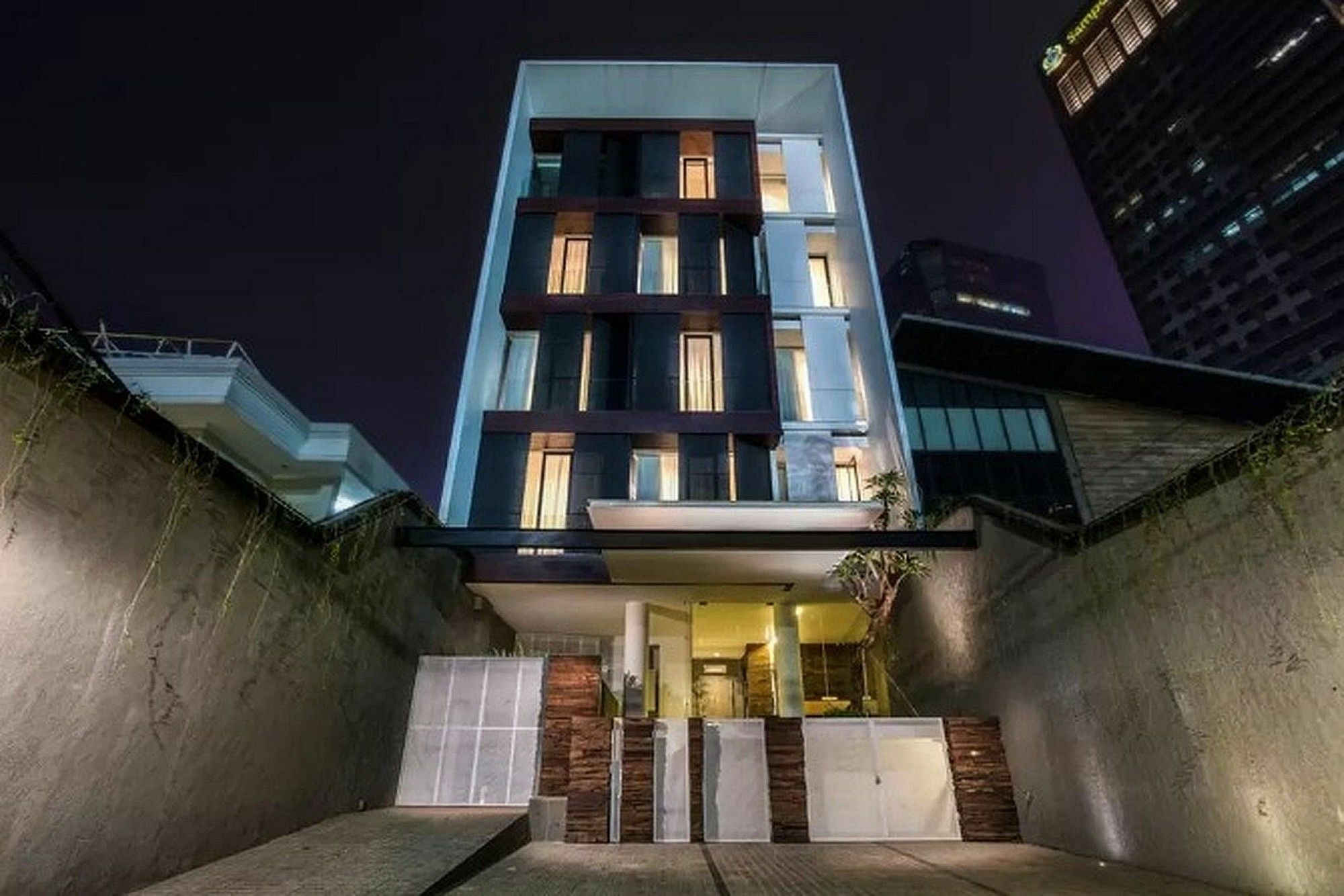 Zen Premium Sampoerna Strategic Square Hotel Jakarta Luaran gambar