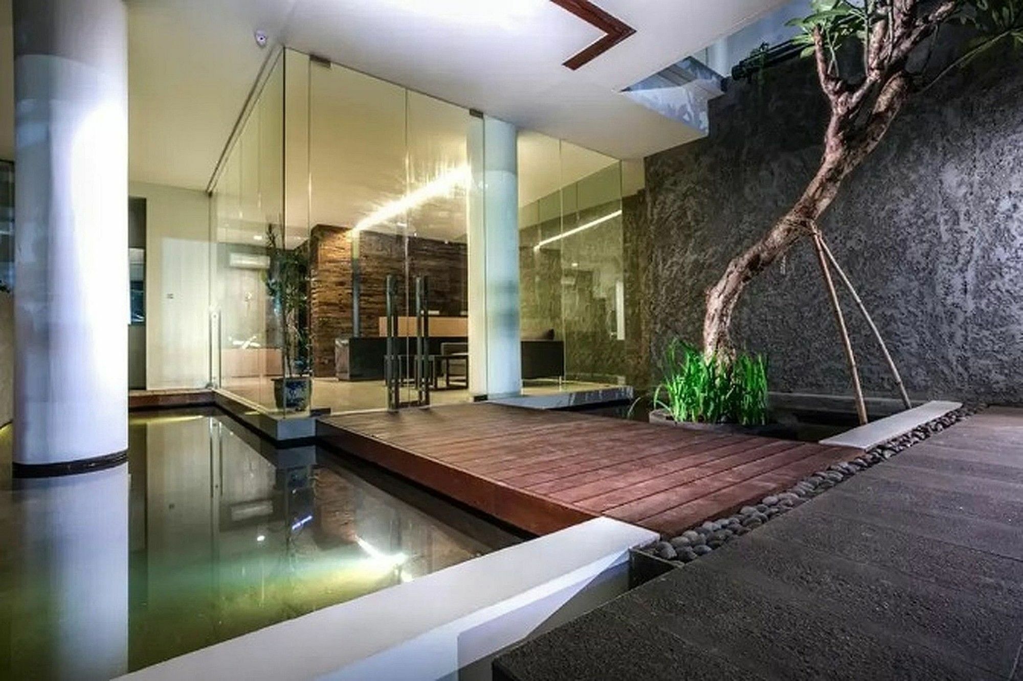 Zen Premium Sampoerna Strategic Square Hotel Jakarta Luaran gambar