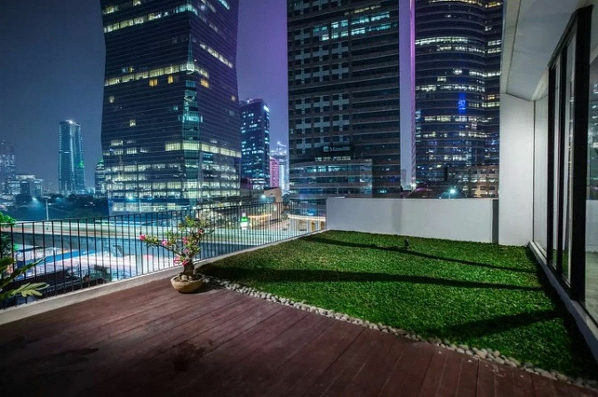 Zen Premium Sampoerna Strategic Square Hotel Jakarta Luaran gambar