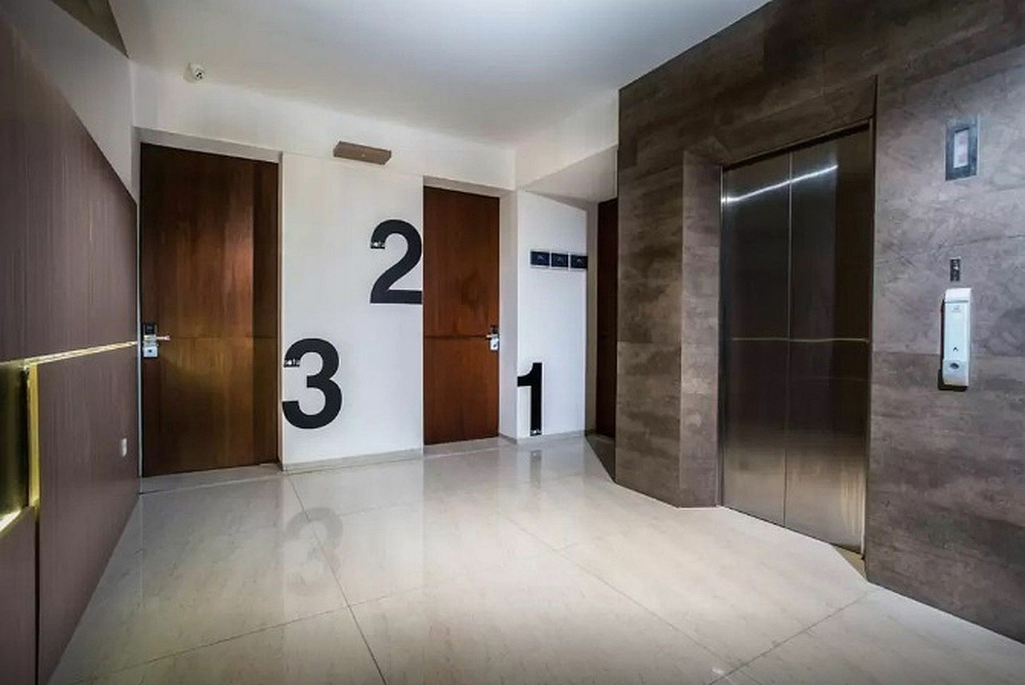 Zen Premium Sampoerna Strategic Square Hotel Jakarta Luaran gambar